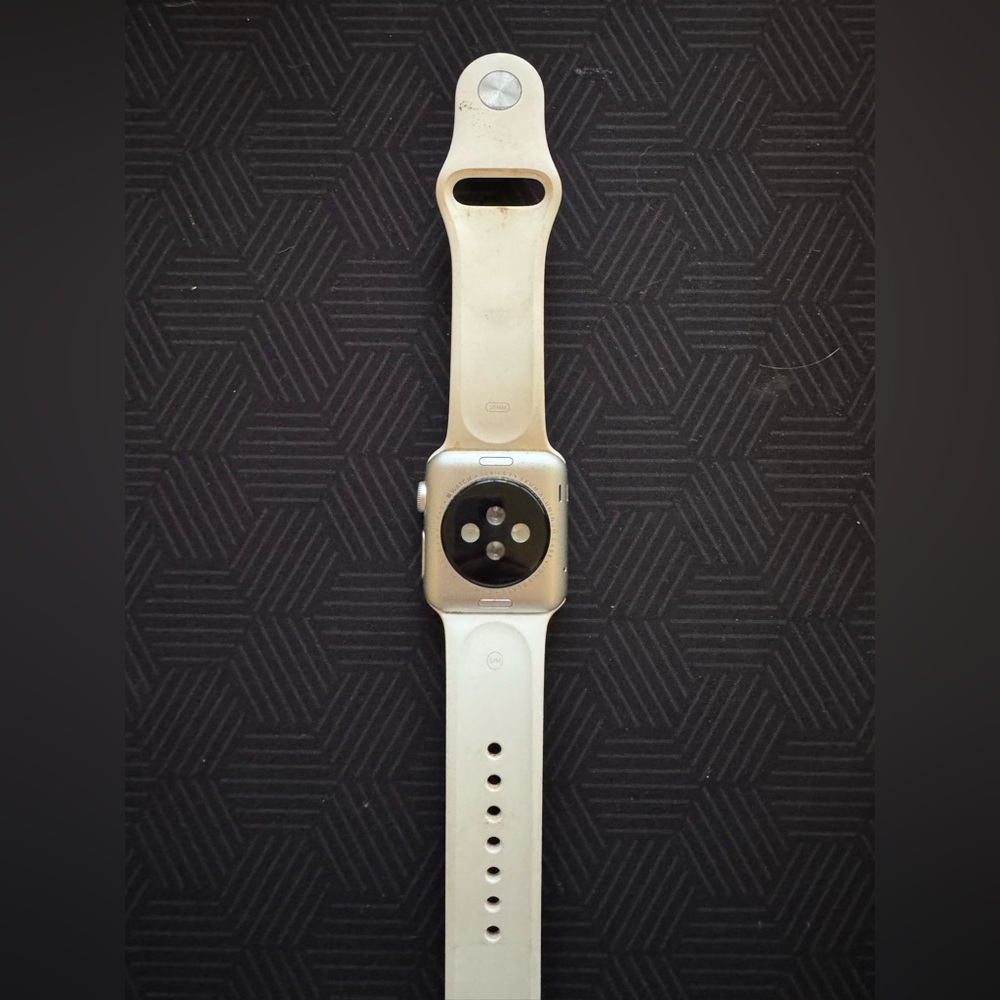 Apple Watch - Picture 2 of 4